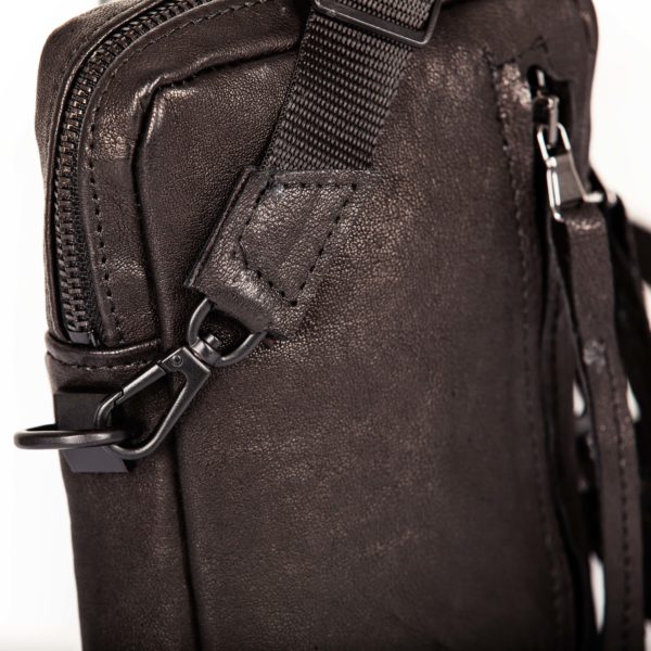 Black leather shoulder bag – Cinzia Rossi