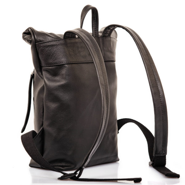 Black leather backpack with roll top closure - Cinzia Rossi