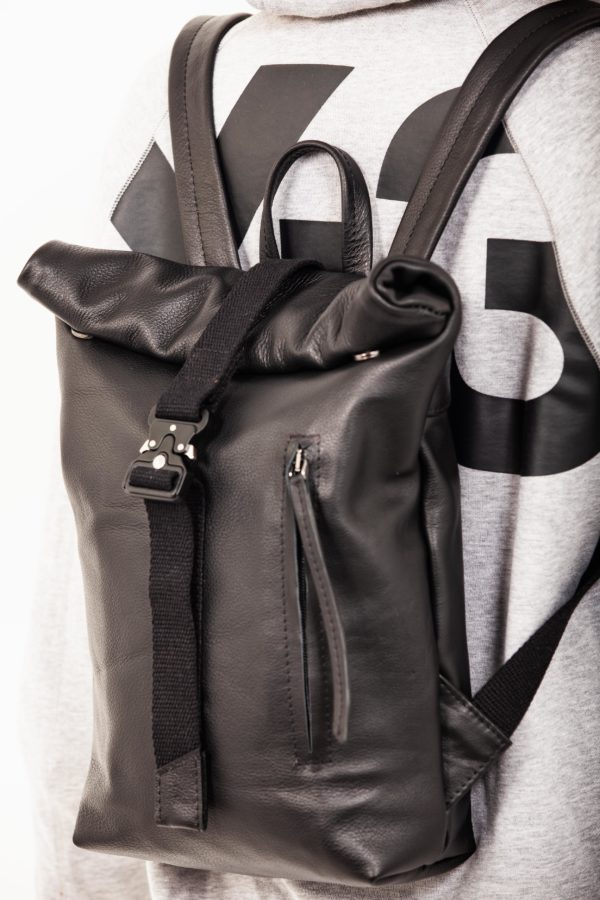 Black leather backpack with roll top closure - Cinzia Rossi