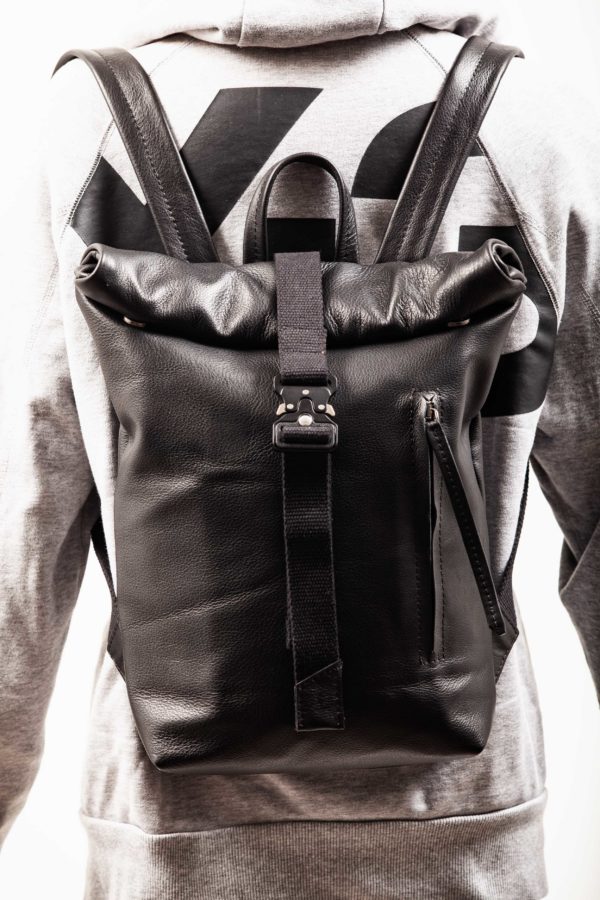 Black leather backpack with roll top closure - Cinzia Rossi