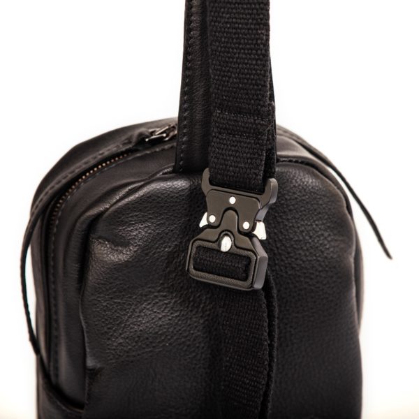 Small one strap shoulder backpack in leather - cinzia rossi