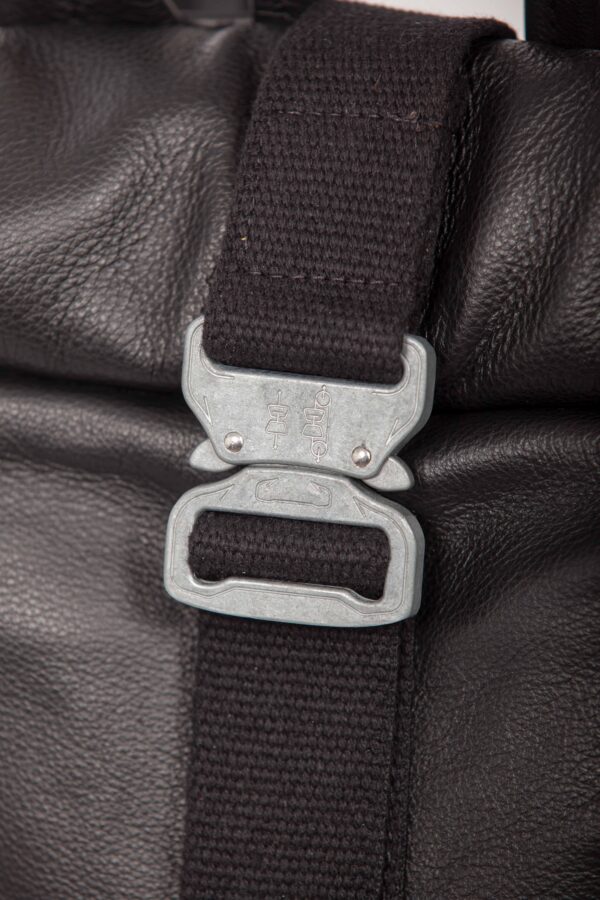 Roll-top closure leather backpack with buckle - Cinzia Rossi