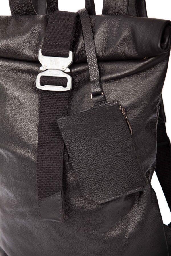 Roll-top closure leather backpack with buckle - Cinzia Rossi